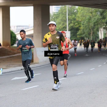 Runner Photo 6463676