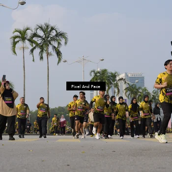 Runner Photo 6464241