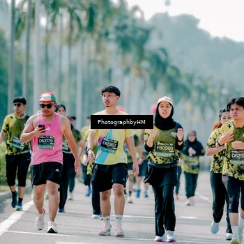 Runner Photo 6470111