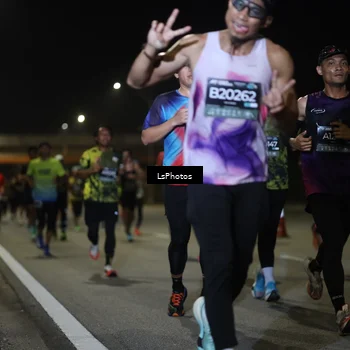 Runner Photo 6471044