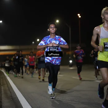 Runner Photo 6471473