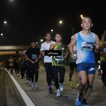 Runner Photo 6471689