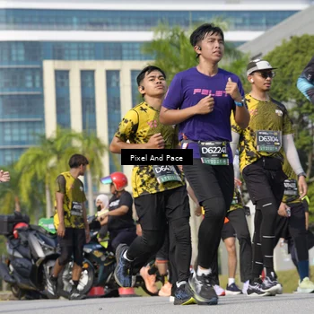 Runner Photo 6472887