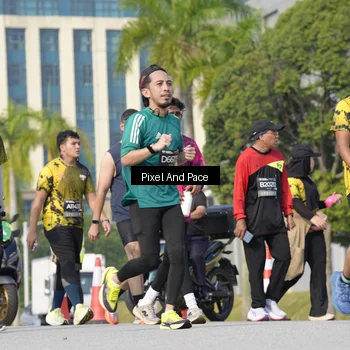 Runner Photo 6472918