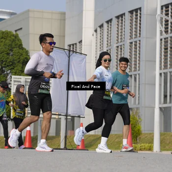 Runner Photo 6473342