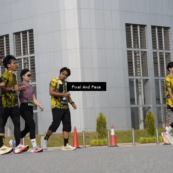 Runner Photo 6474000