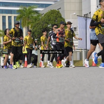 Runner Photo 6474063