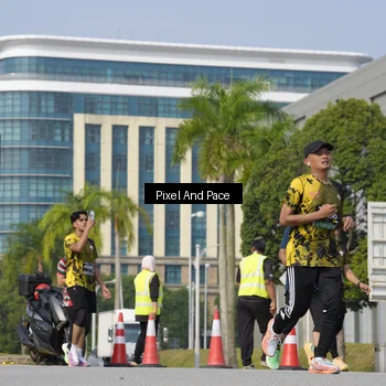Runner Photo 6474185