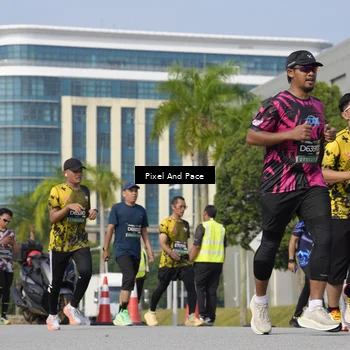 Runner Photo 6474220