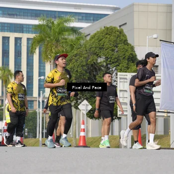 Runner Photo 6474332