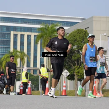 Runner Photo 6474405