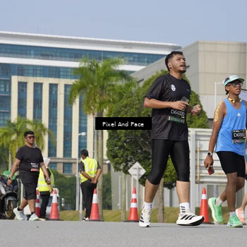 Runner Photo 6474415