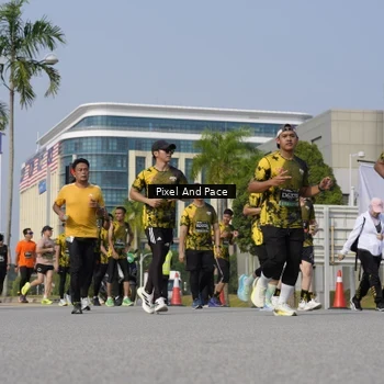 Runner Photo 6474724