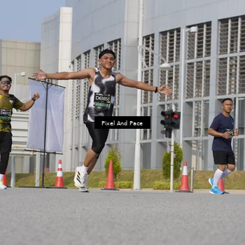 Runner Photo 6475256
