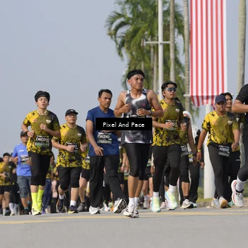 Runner Photo 6475328