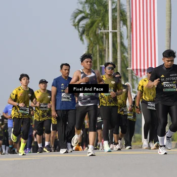 Runner Photo 6475332
