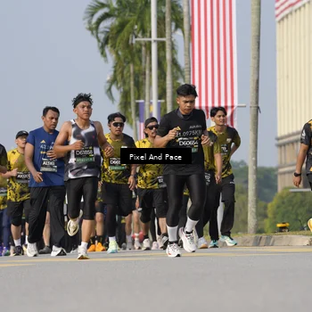 Runner Photo 6475342