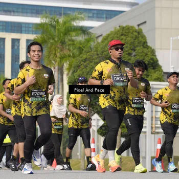 Runner Photo 6475361