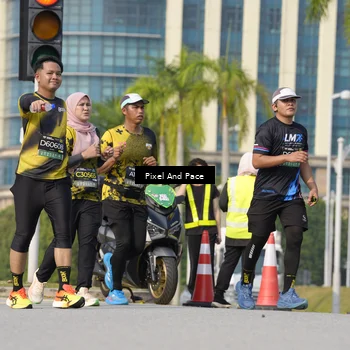 Runner Photo 6475455