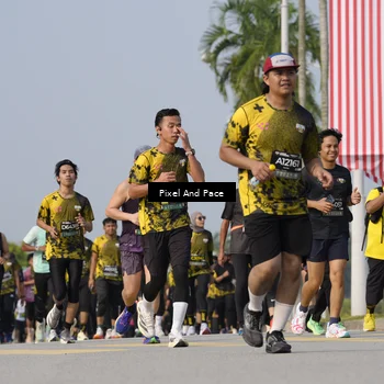 Runner Photo 6475686