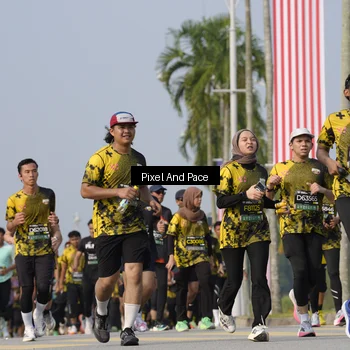 Runner Photo 6475708