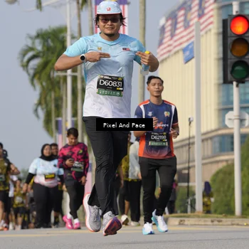 Runner Photo 6475874
