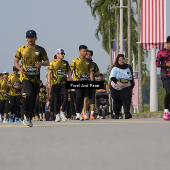 Runner Photo 6475875