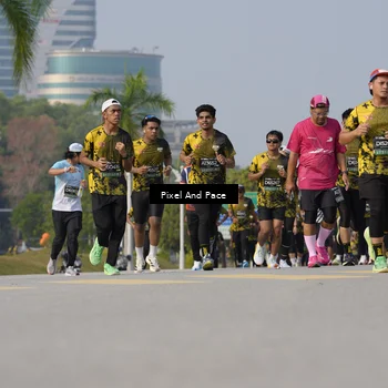 Runner Photo 6475910