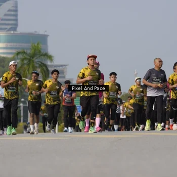 Runner Photo 6475936