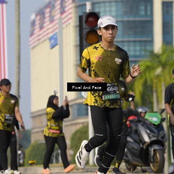 Runner Photo 6476023