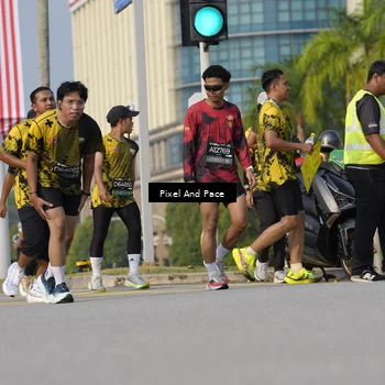 Runner Photo 6476050