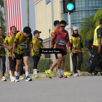 Runner Photo 6476058