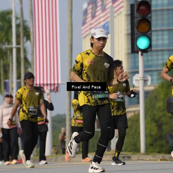 Runner Photo 6476073