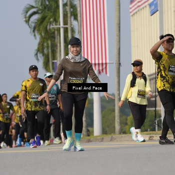 Runner Photo 6476232