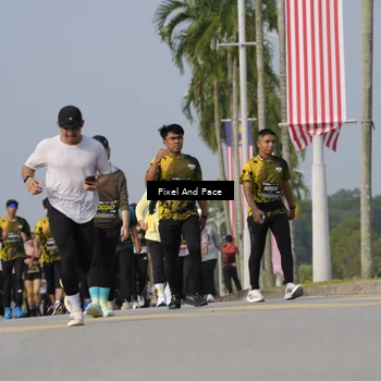 Runner Photo 6476255