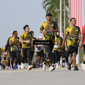 Runner Photo 6476299