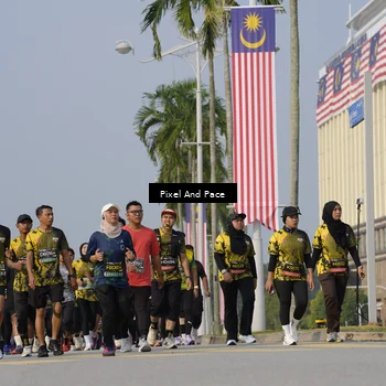 Runner Photo 6476333