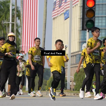 Runner Photo 6476676