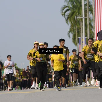 Runner Photo 6476695
