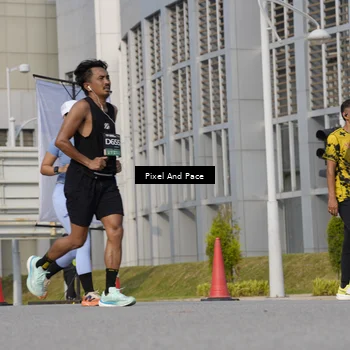Runner Photo 6476820