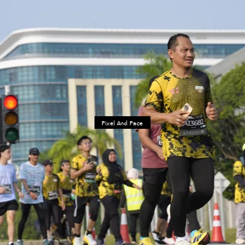 Runner Photo 6476822