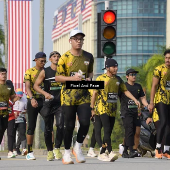 Runner Photo 6477012