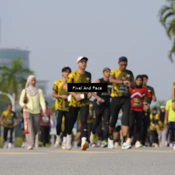 Runner Photo 6477035