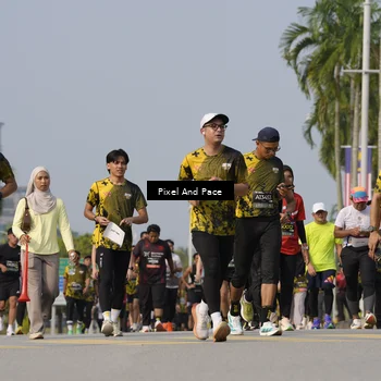 Runner Photo 6477036