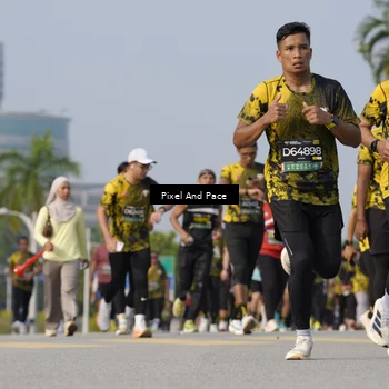 Runner Photo 6477044