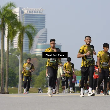 Runner Photo 6477053