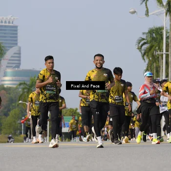 Runner Photo 6477063