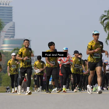 Runner Photo 6477068