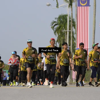 Runner Photo 6477087