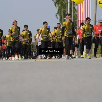 Runner Photo 6477100